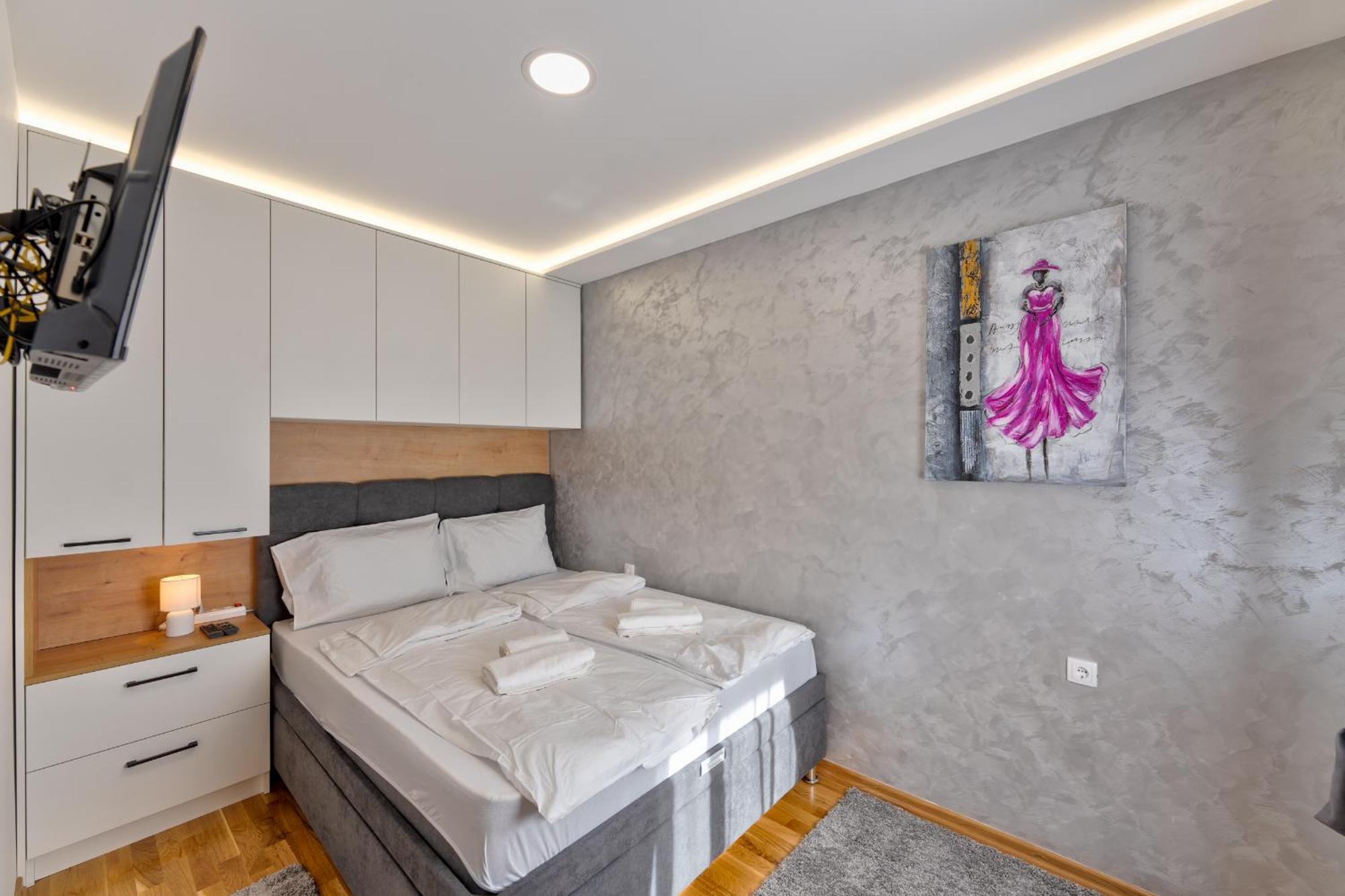 Hana Apartment